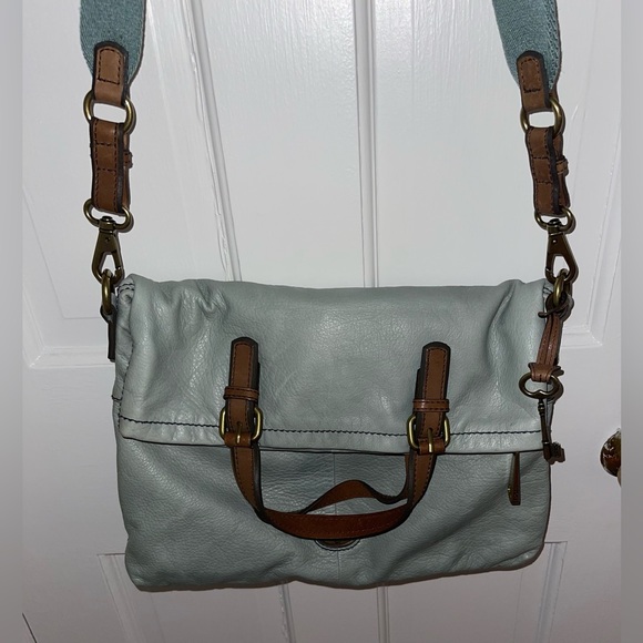 FOSSIL EXPLORER FOLD OVER LIGHT BLUE LEATHER SHOULDER TOTE HANDBAG ZB5258 - Picture 2 of 11